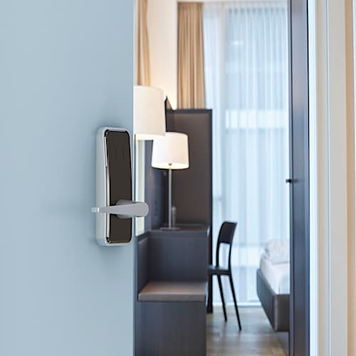 Saffire LX-hotel lock-application