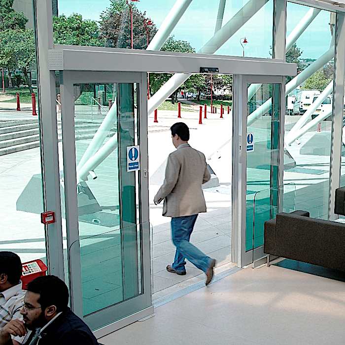 Automatic fine-framed aluminium sliding door system