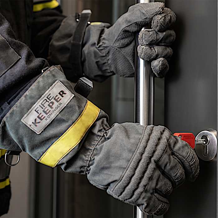 Lock cylinder with emergency key function (GF)