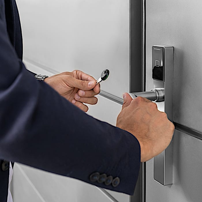c-lever pro with smart key